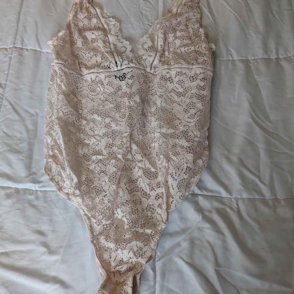 Lace Bodysuit in Cream